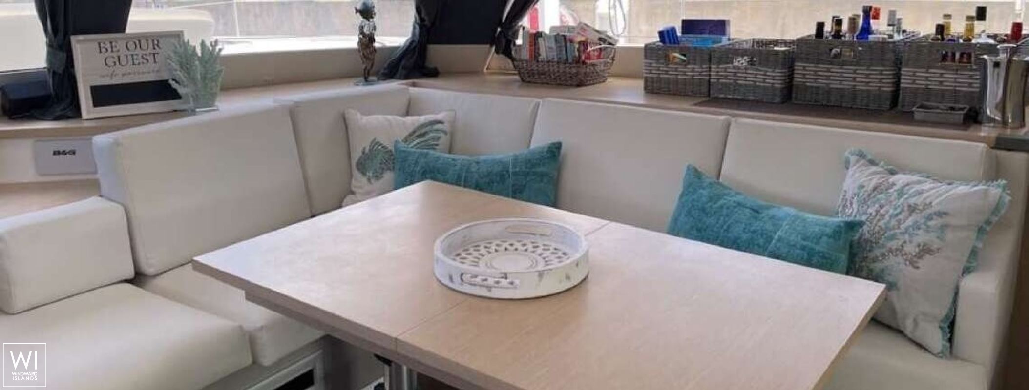 Cashmere  (ex SEA DRAGON) Fountaine Pajot Saba 50 Interior 8
