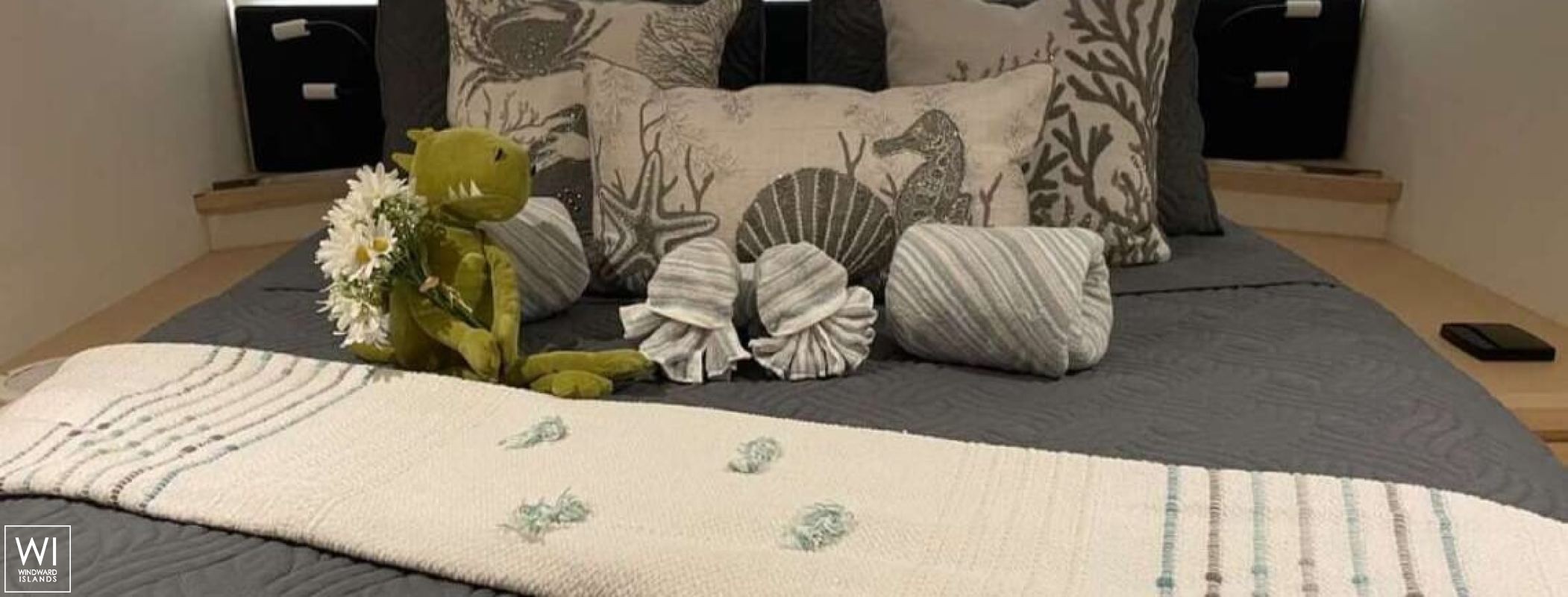 Cashmere  (ex SEA DRAGON) Fountaine Pajot Saba 50 Interior 1