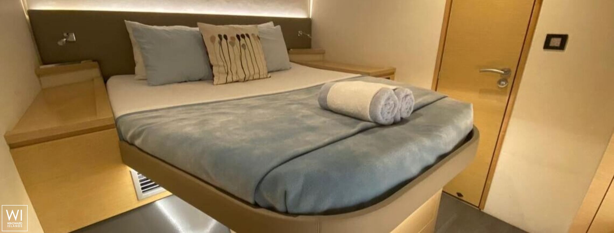 NOWHERE  Fountaine Pajot Saba 50 Interior 10