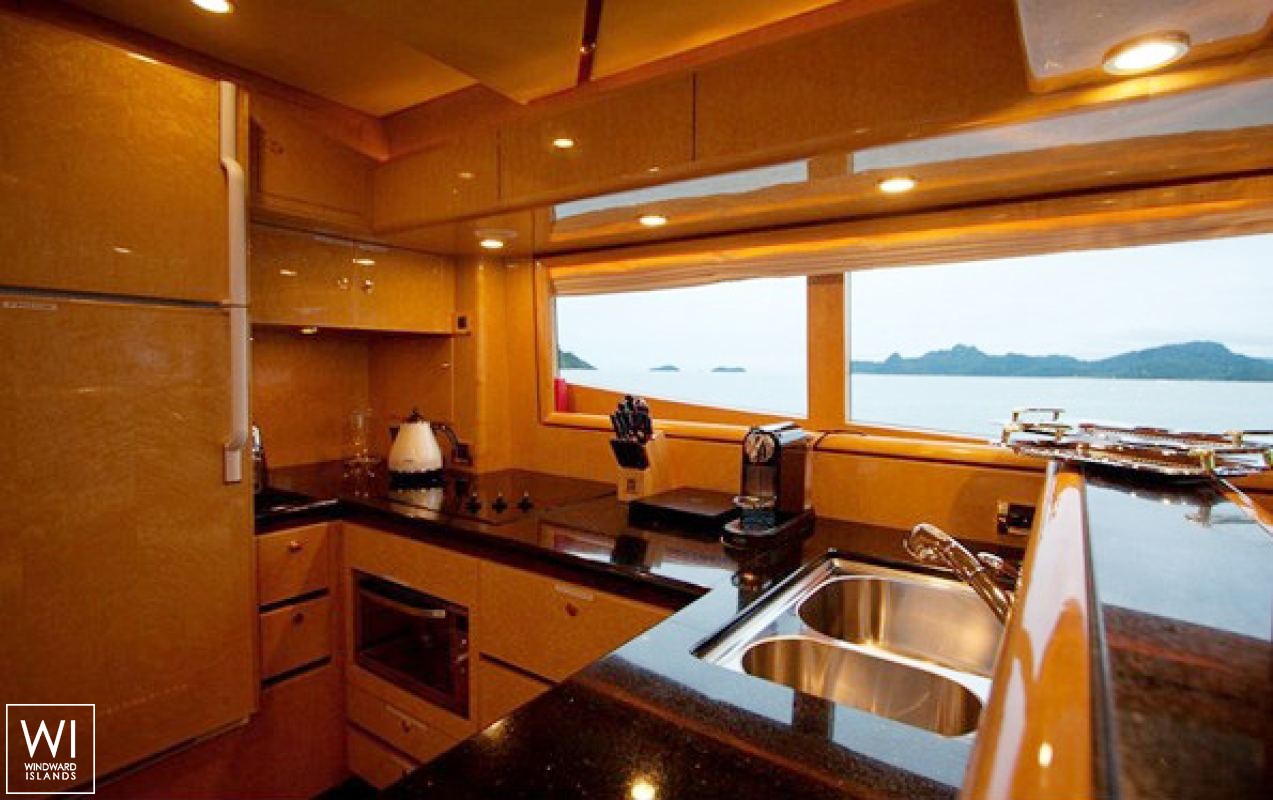 Dyna 70 Dyna Craft Interior 4