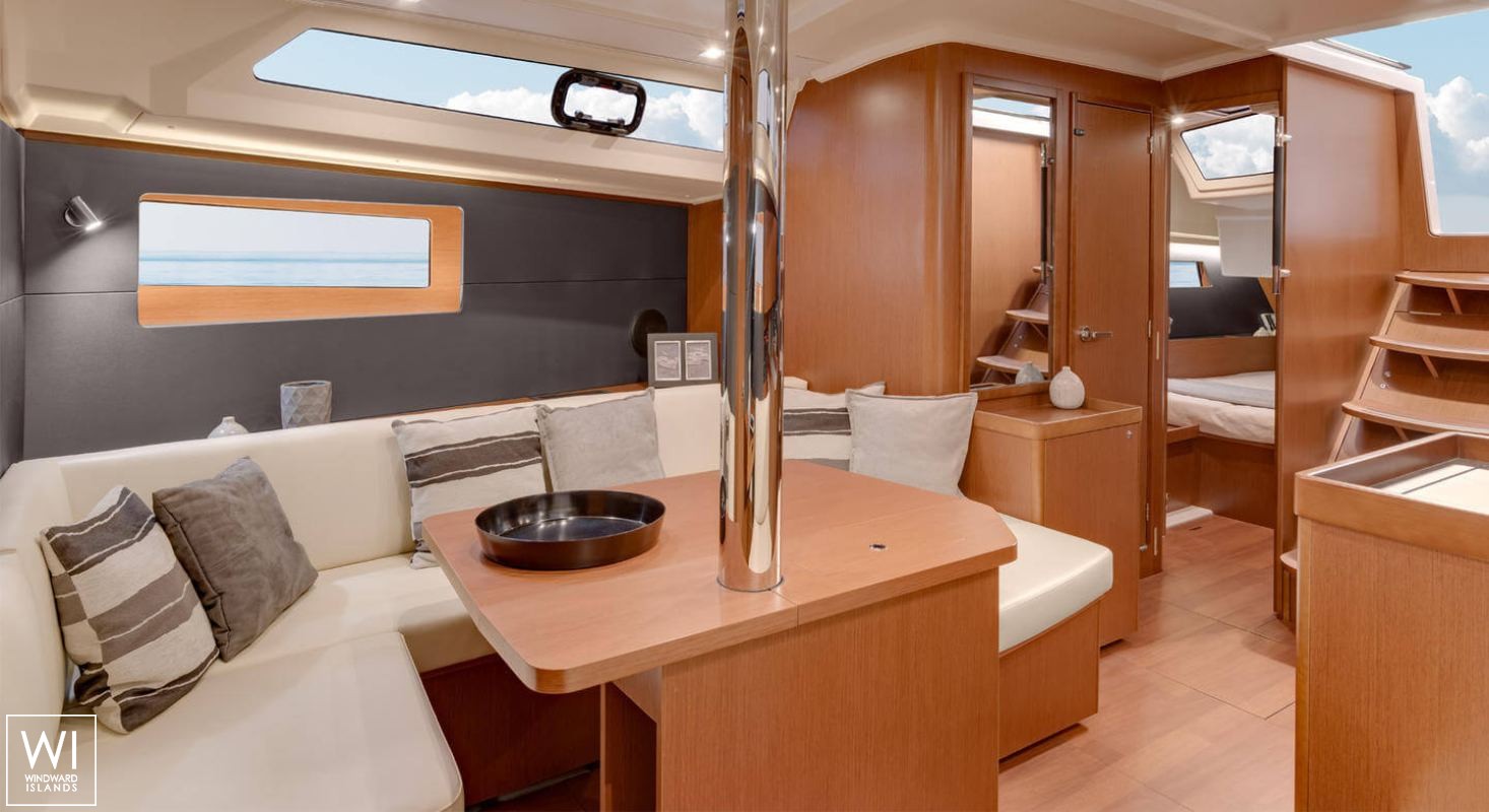 Oceanis  41 Beneteau Interior 3