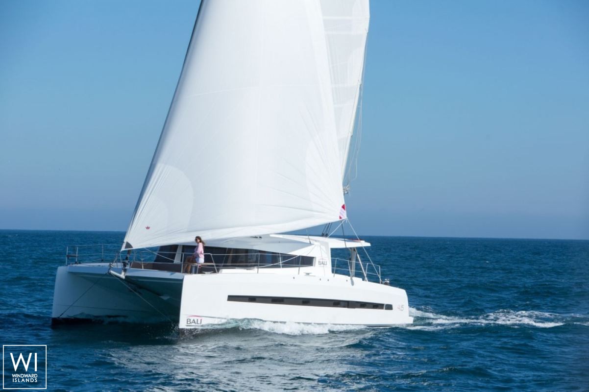 Bali 4.5 Catana Catamaran Exterior 3