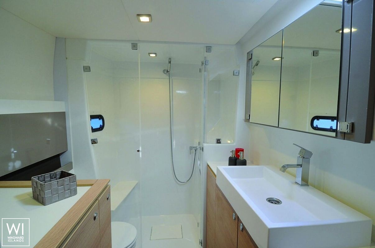 Bali 4.3 Catana Catamaran Interior 4