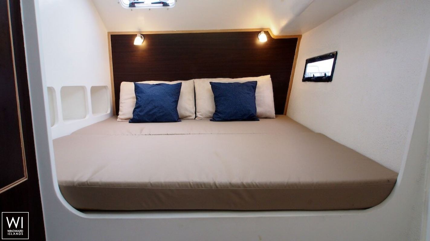 Islands Spirit 38 Islands Spirit Catamaran Interior 4