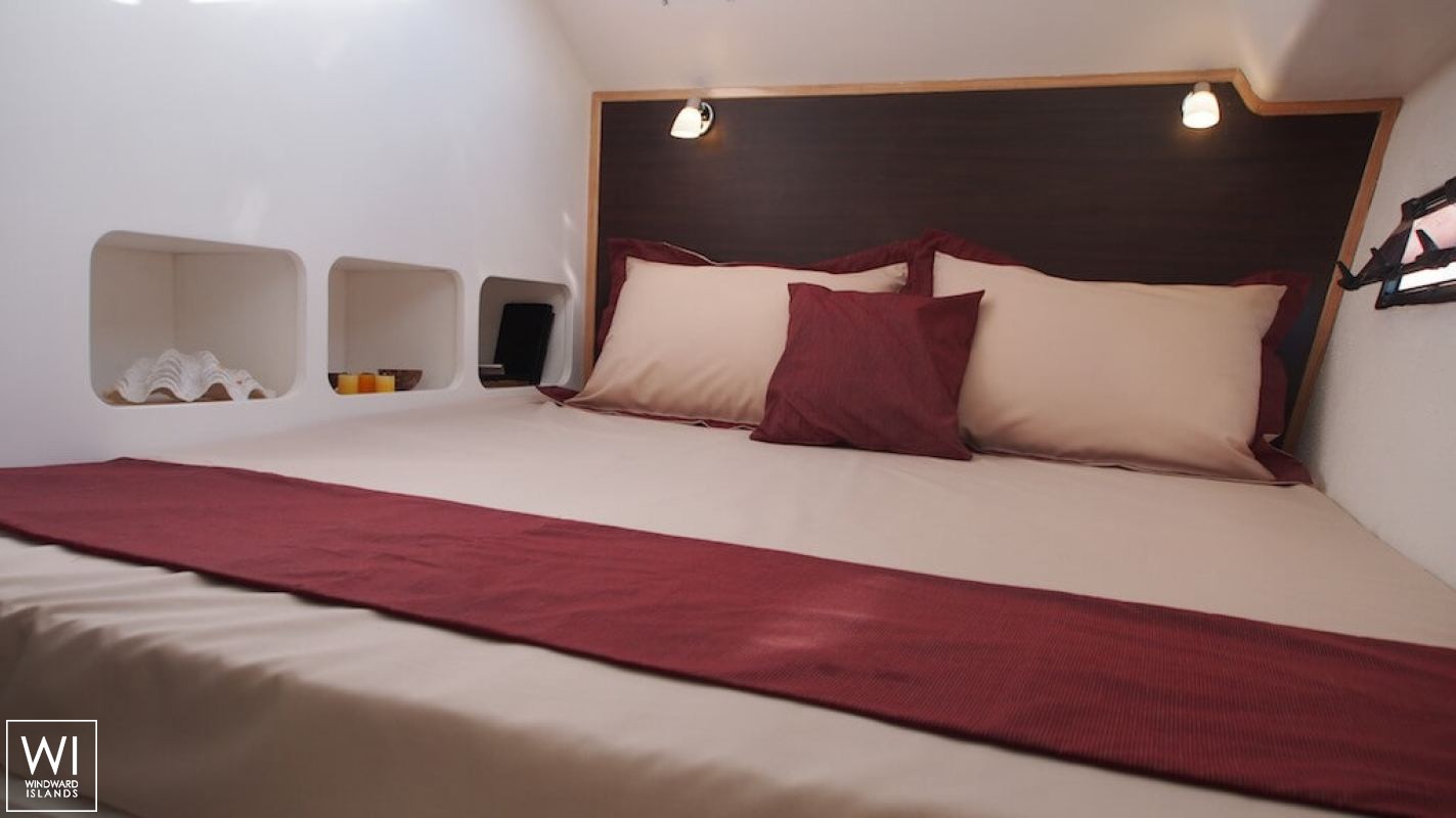 Islands Spirit 38 Islands Spirit Catamaran Interior 5