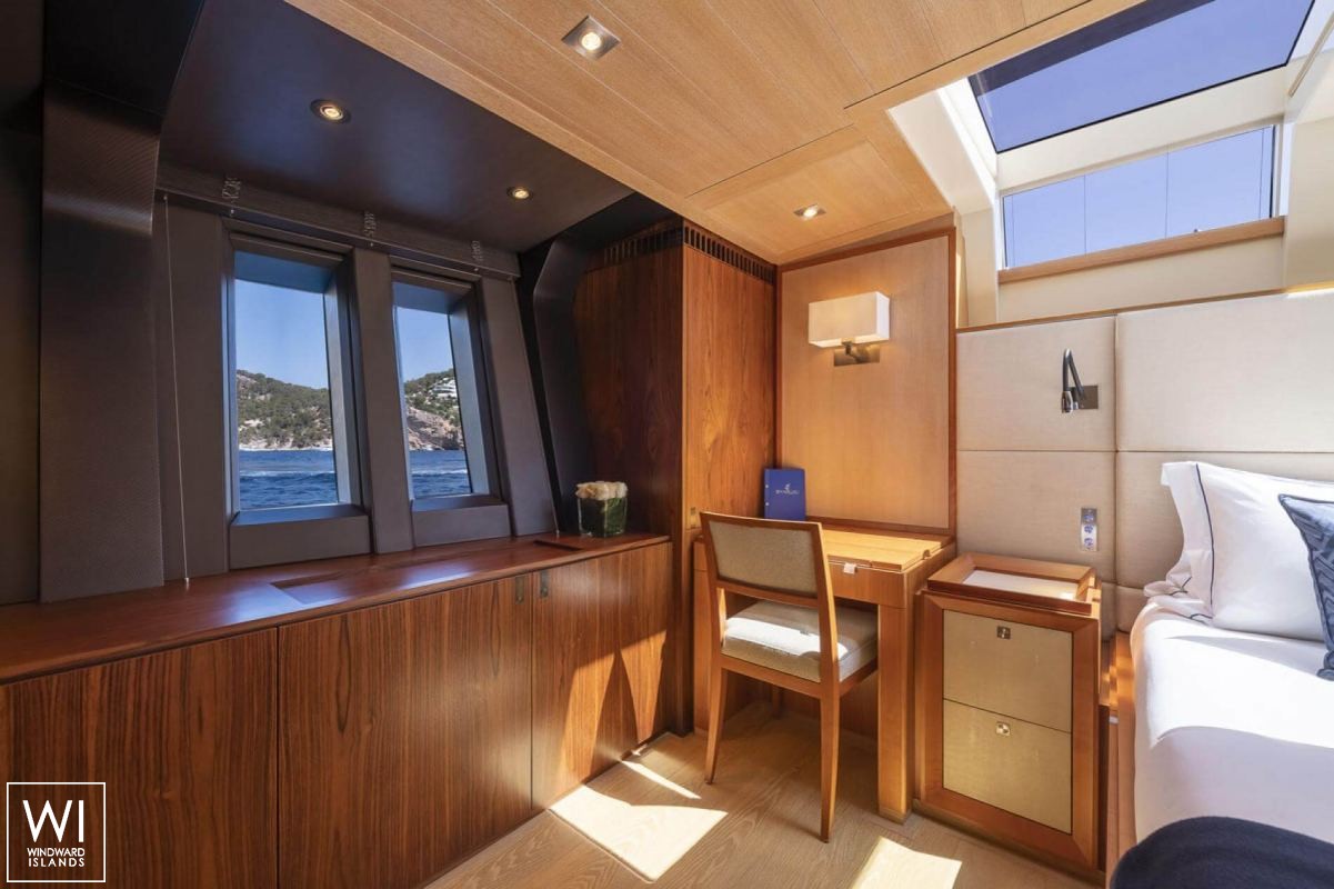 Sharlou (ex Sarissa) Vitters Sloop 42M Interior 7