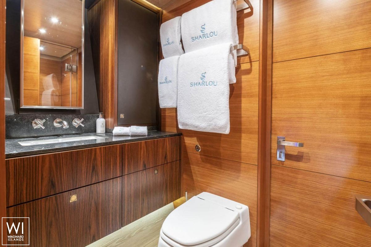 Sharlou (ex Sarissa) Vitters Sloop 42M Interior 10