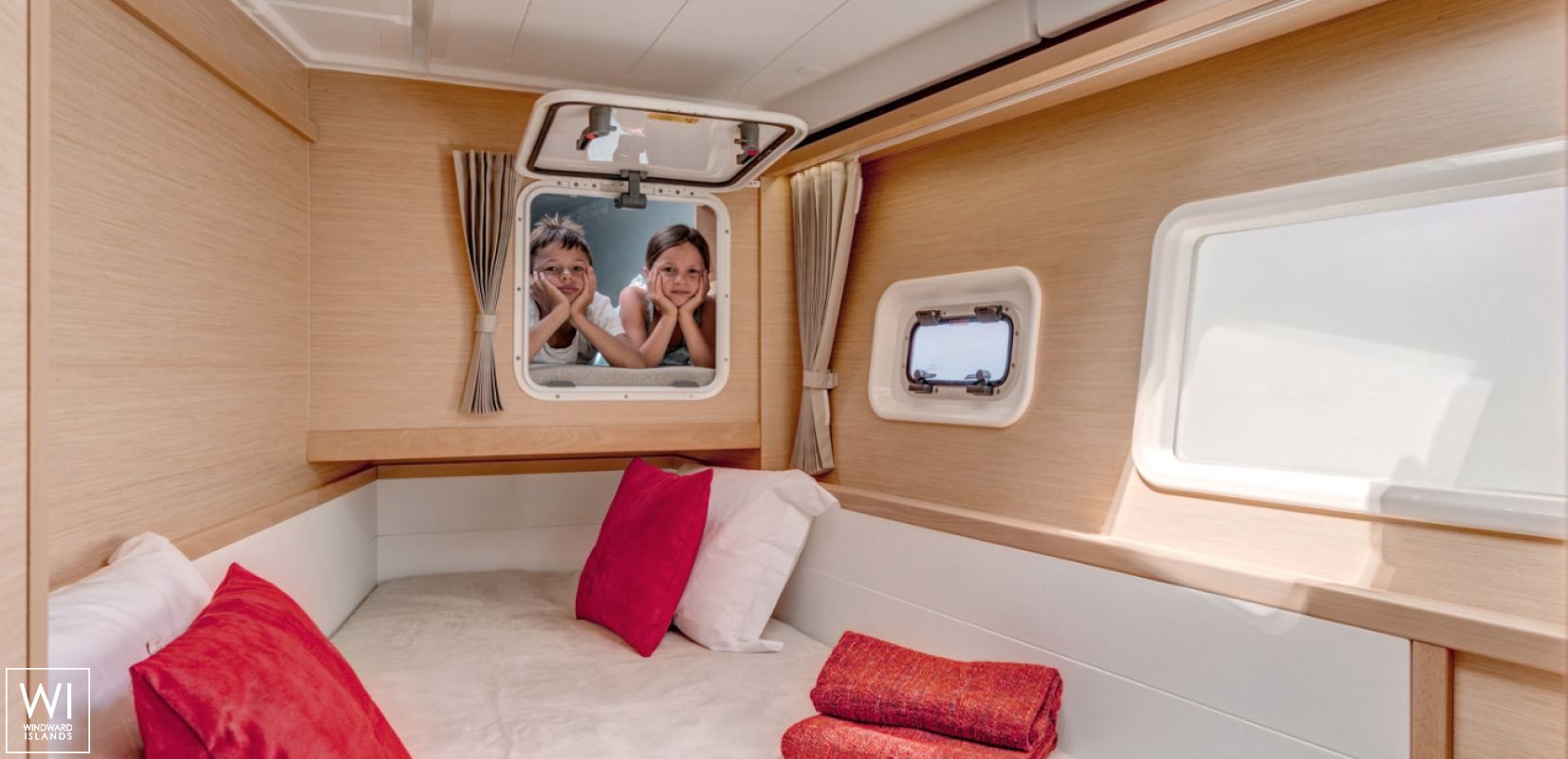 Power 40 Lagoon Catamaran Interior 3