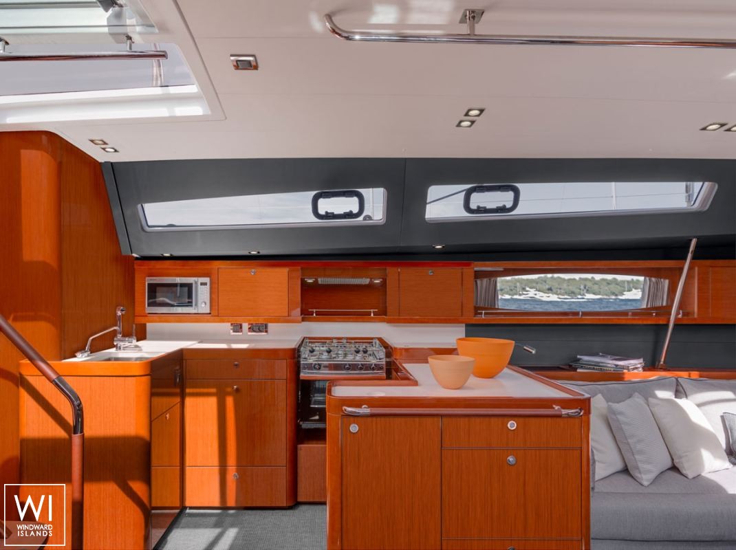 Oceanis  60 Beneteau Interior 2
