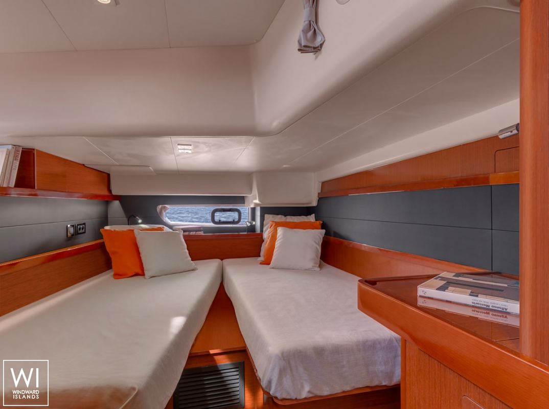 Oceanis  60 Beneteau Interior 4