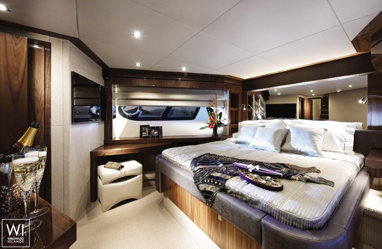 THE NAKOA  Sunseeker Yacht 28M Interior 4