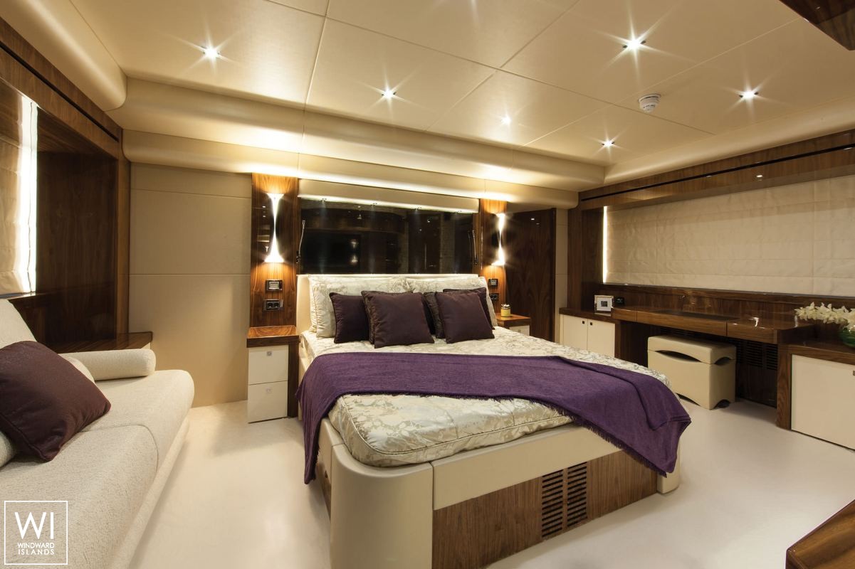 THE NAKOA  Sunseeker Yacht 28M Interior 5