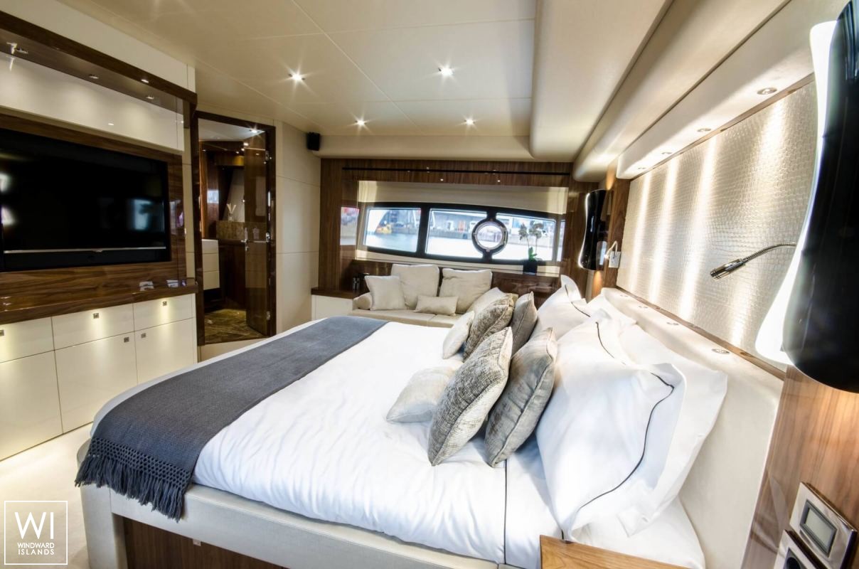 THE NAKOA  Sunseeker Yacht 28M Interior 7