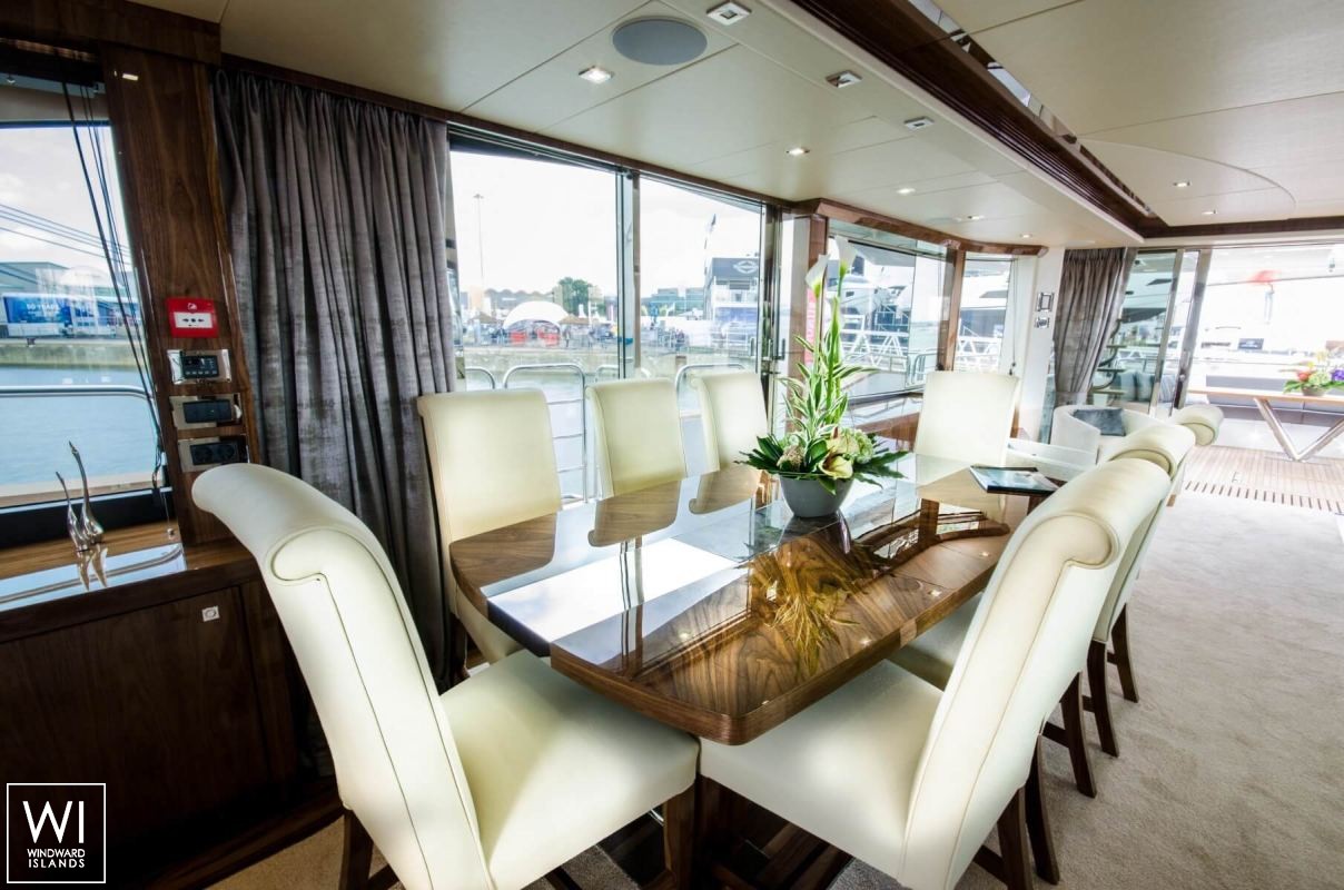 THE NAKOA  Sunseeker Yacht 28M Interior 8