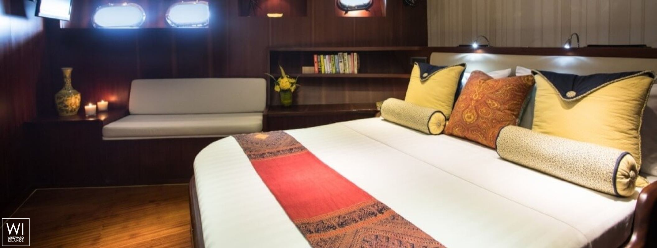 THE BLUE   Schooner 28M Interior 18