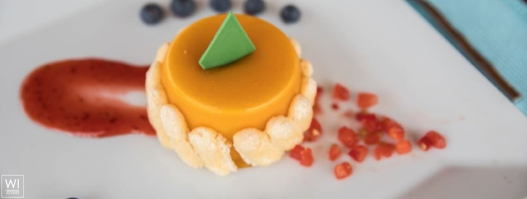 THE BLUE   Schooner 28M Interior 24