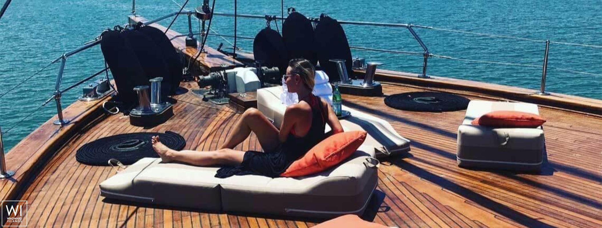 THE BLUE   Schooner 28M Exterior 6