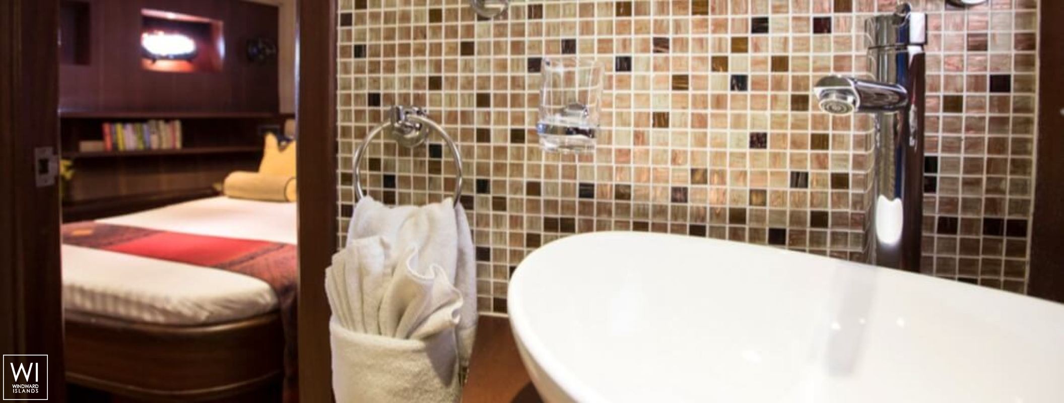 THE BLUE   Schooner 28M Interior 20