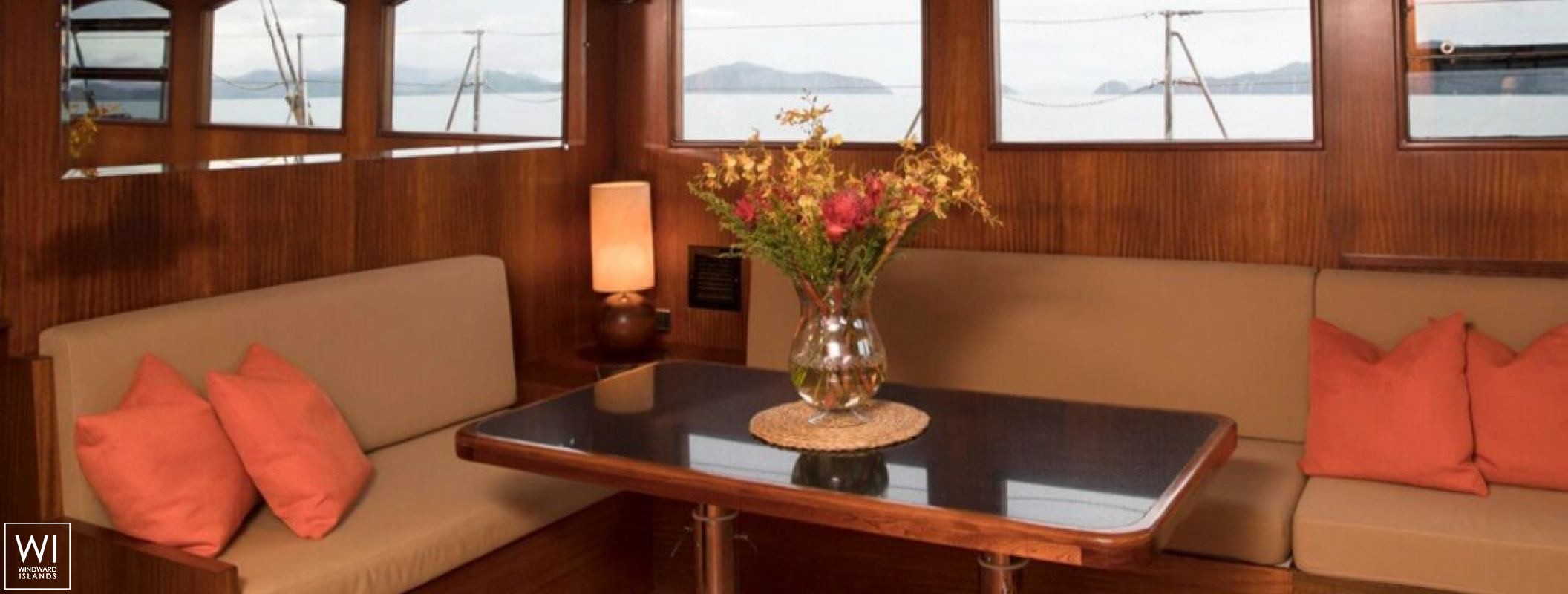 THE BLUE   Schooner 28M Interior 26
