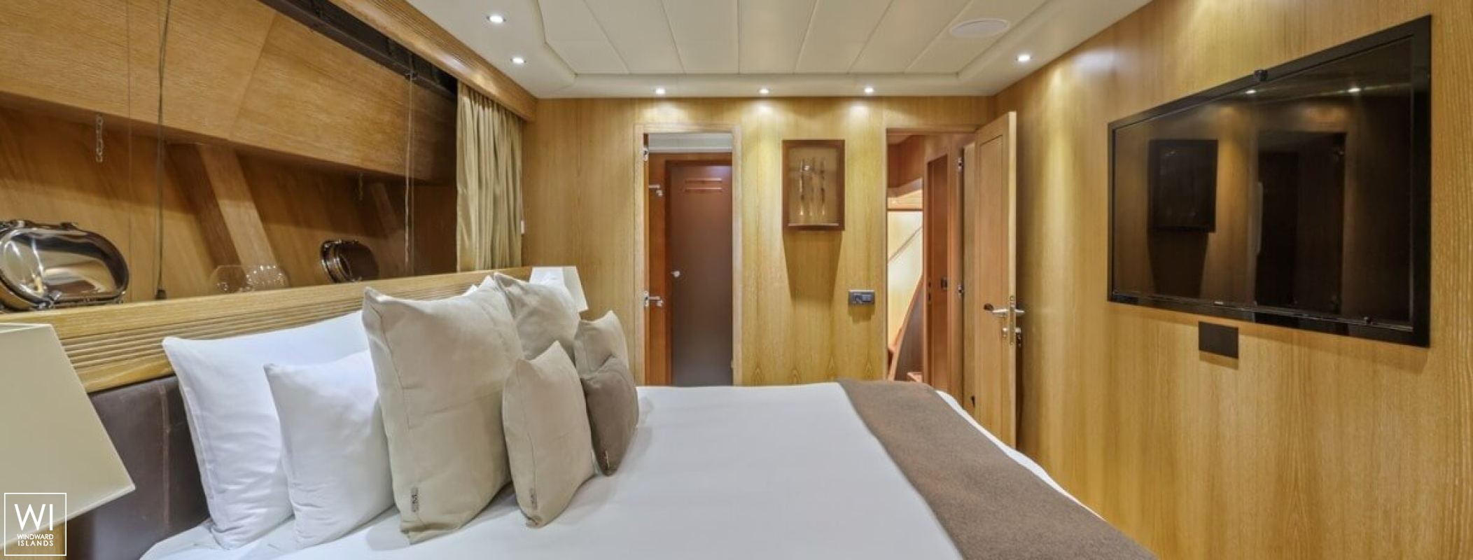 JFF (ex Ohana) Overmarine Mangusta 108 Interior 1