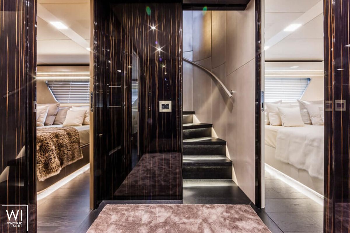 Yvonne  Ferretti  Line 28M Interior 10