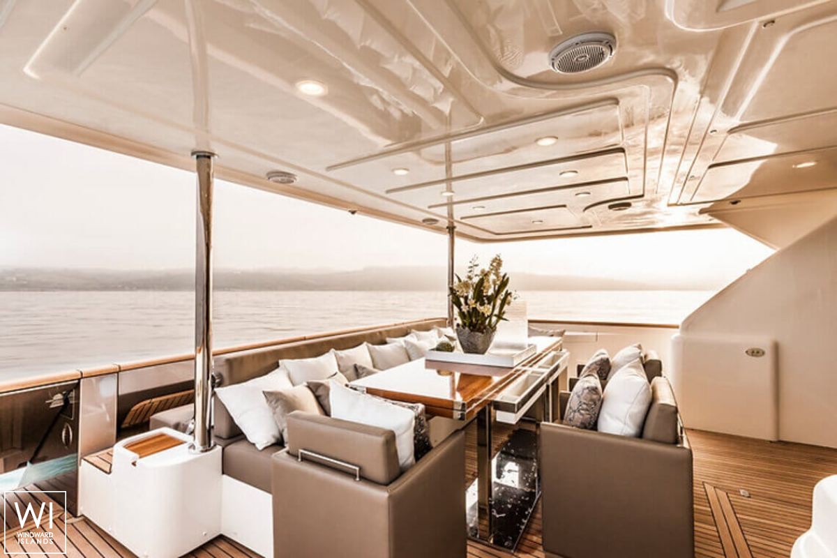 Yvonne  Ferretti  Line 28M Exterior 5