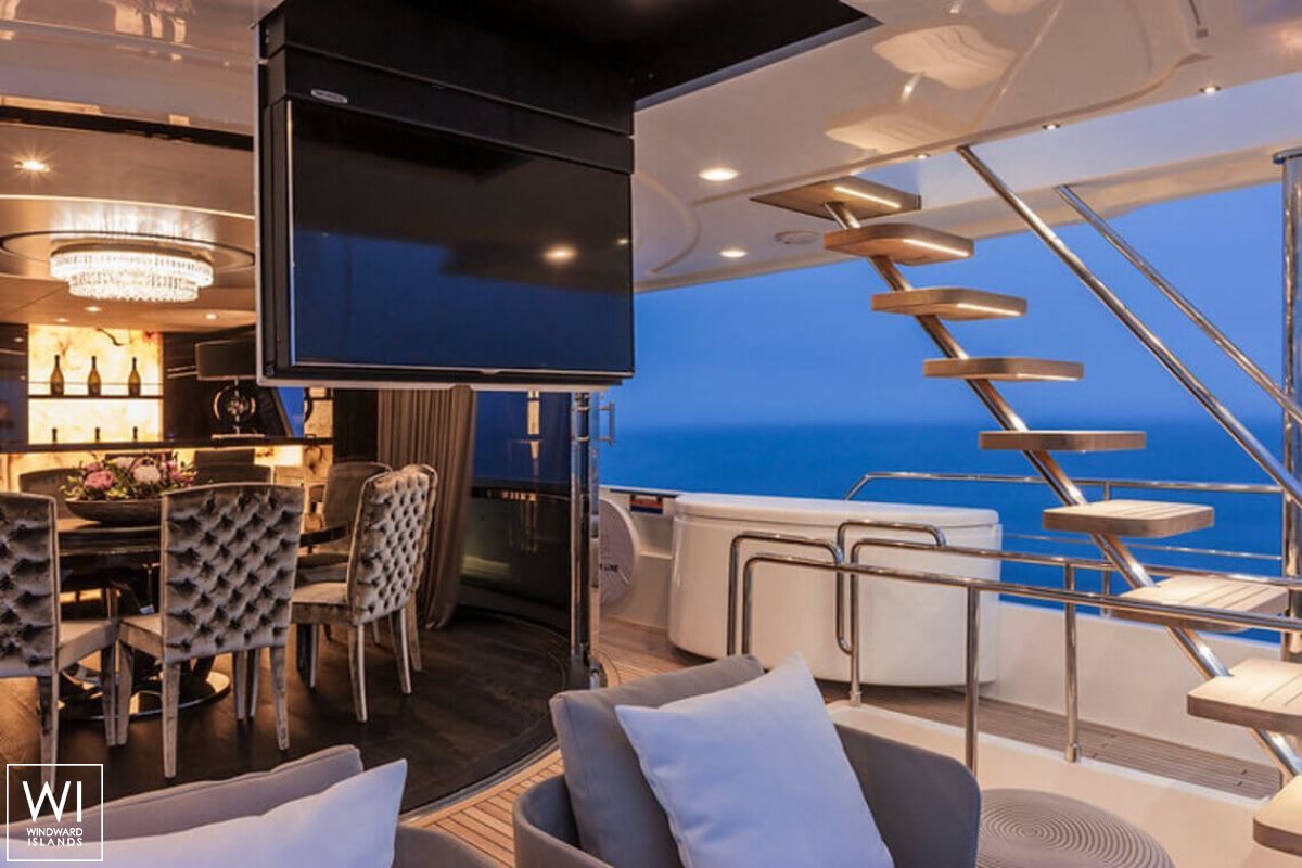 Yvonne  Ferretti  Line 28M Exterior 6