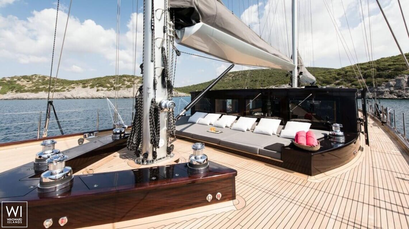 Rox Star   Ketch  40M Interior 11