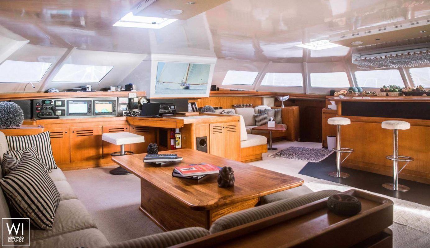 LONESTAR    Catamaran 85 Interior 18