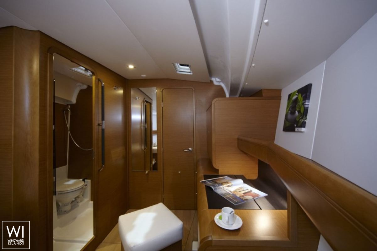 Sun Odyssey 449 Jeanneau Interior 1