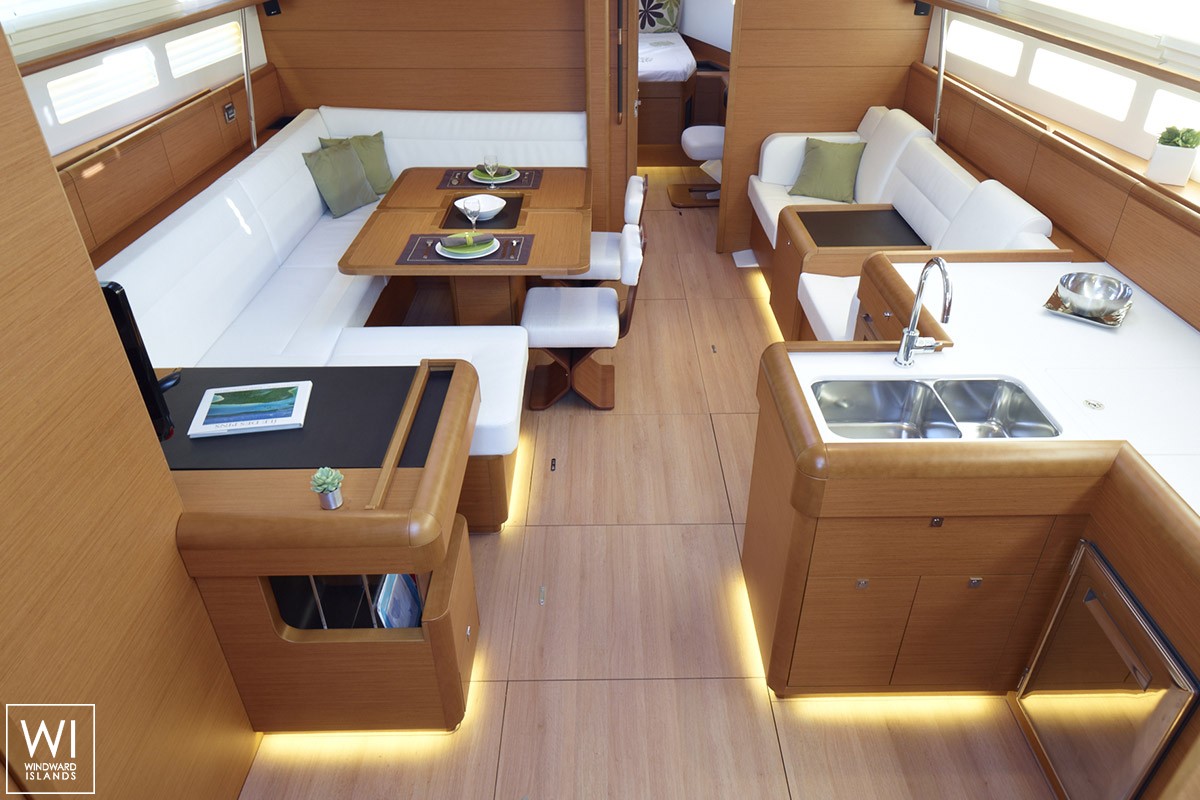 Sun Odyssey 519 Jeanneau Interior 1