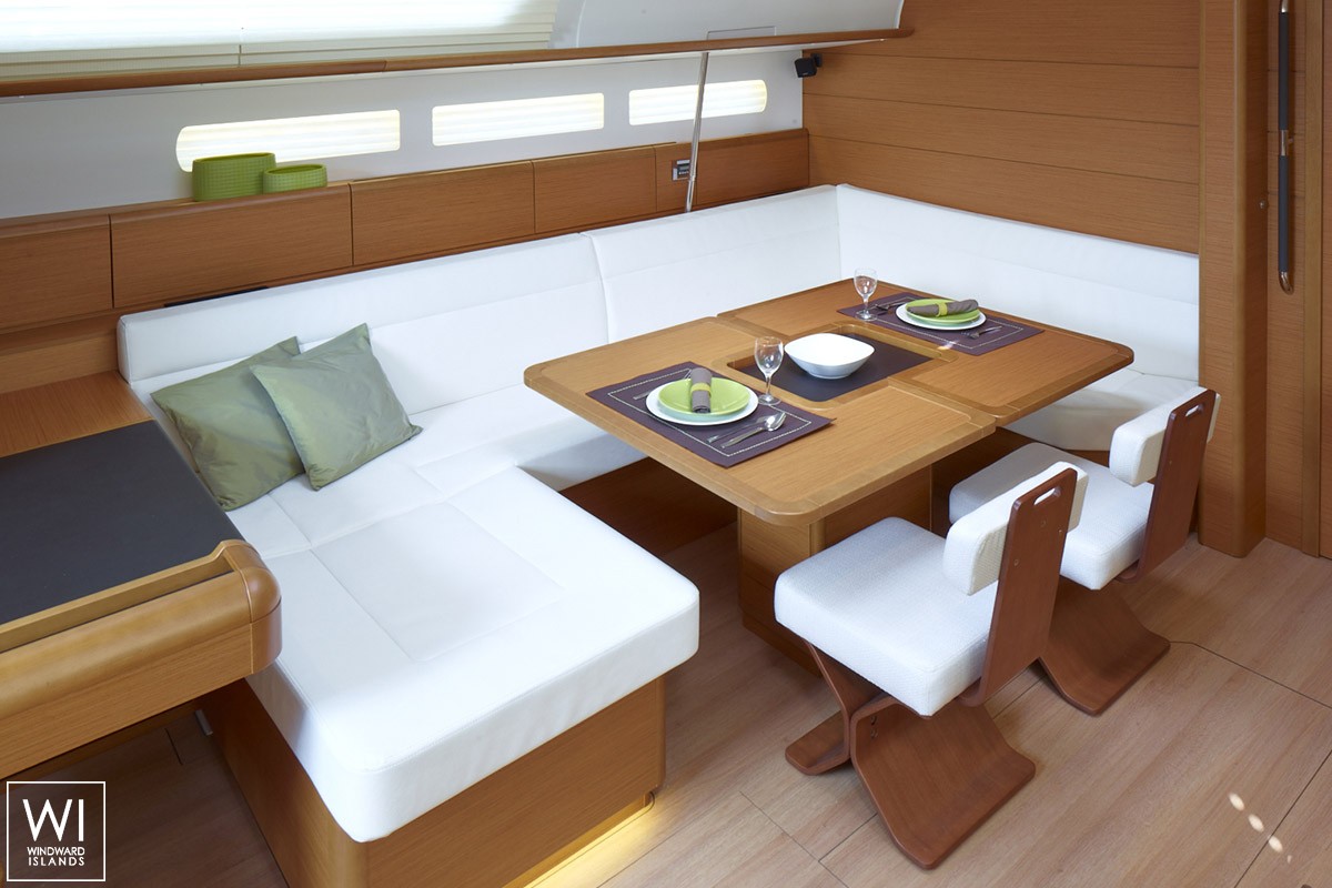 Sun Odyssey 519 Jeanneau Interior 2