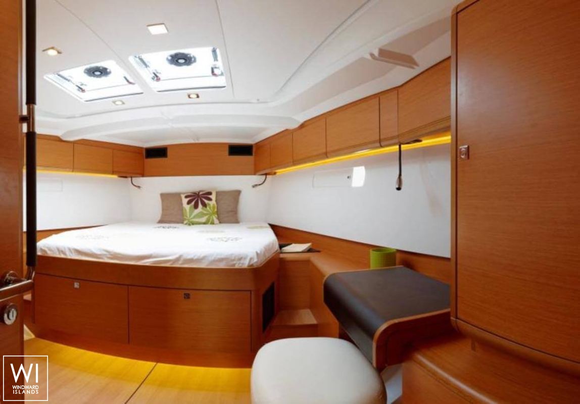 Sun Odyssey 519 Jeanneau Interior 3