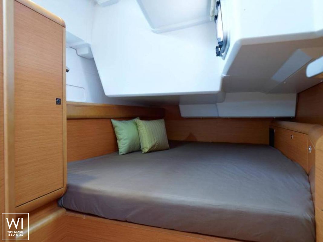 Sun Odyssey 519 Jeanneau Interior 5