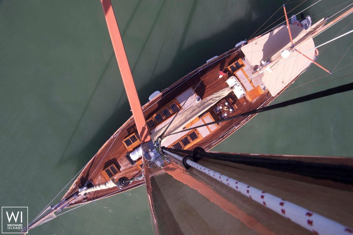 Aventure   Ketch  29M Exterior 2