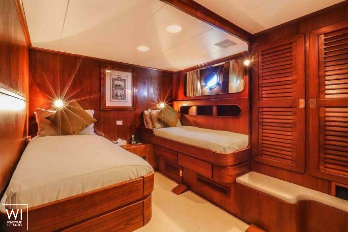 La Numero Uno (ex Clan VI) Perini Navi Ketch 40M Interior 9