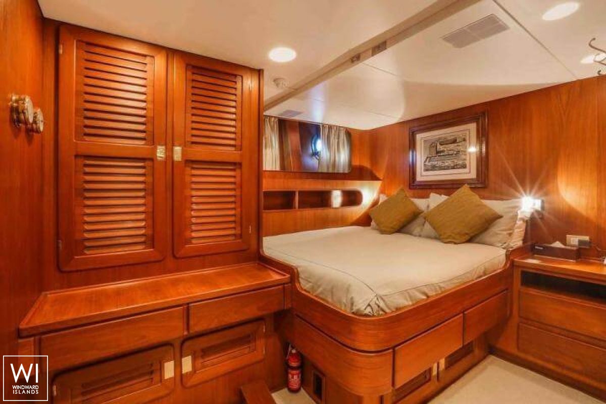 La Numero Uno (ex Clan VI) Perini Navi Ketch 40M Interior 10