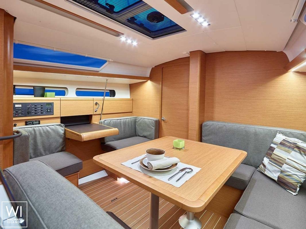 Sun Odyssey 419 Jeanneau Interior 2