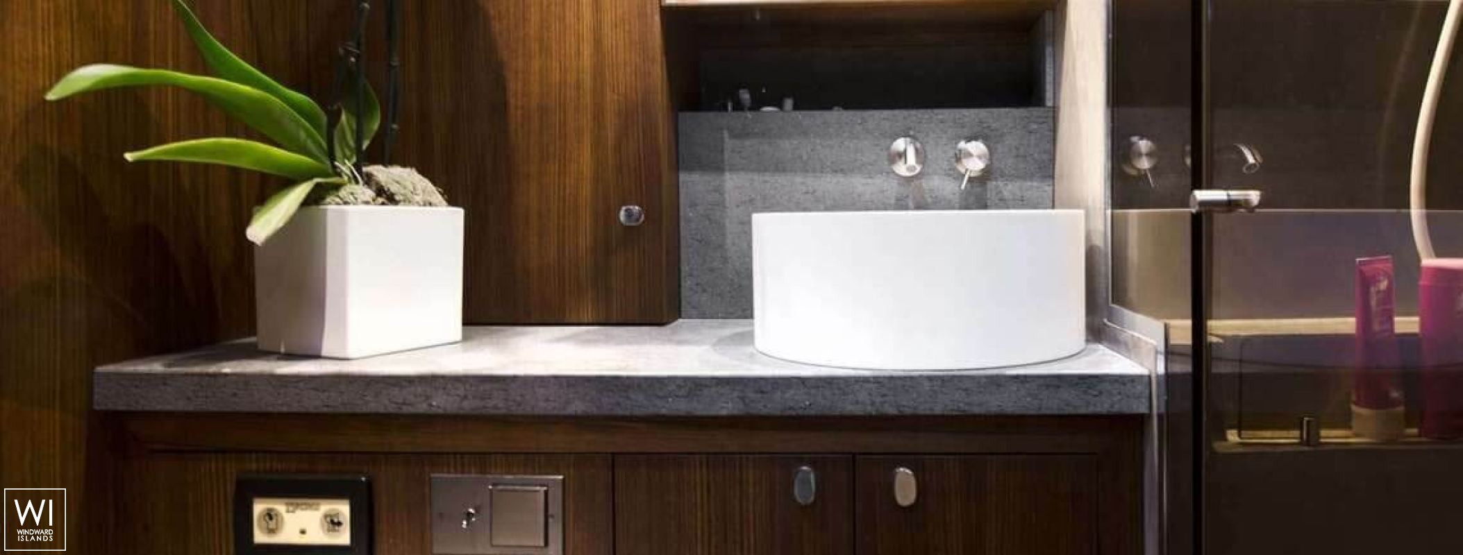 Tuscan Spirit  Hanse Yachts Hanse 630 Interior 15