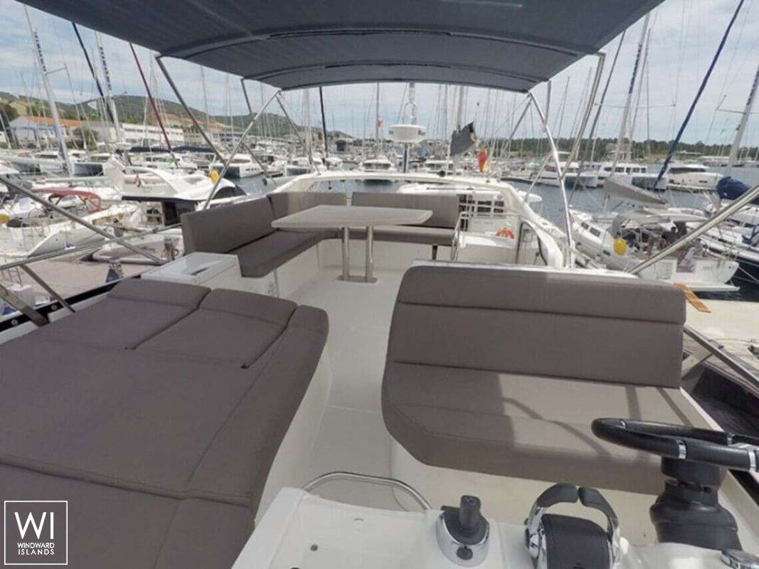 Serendipity I   Jeanneau Prestige 500 Fly Interior 15
