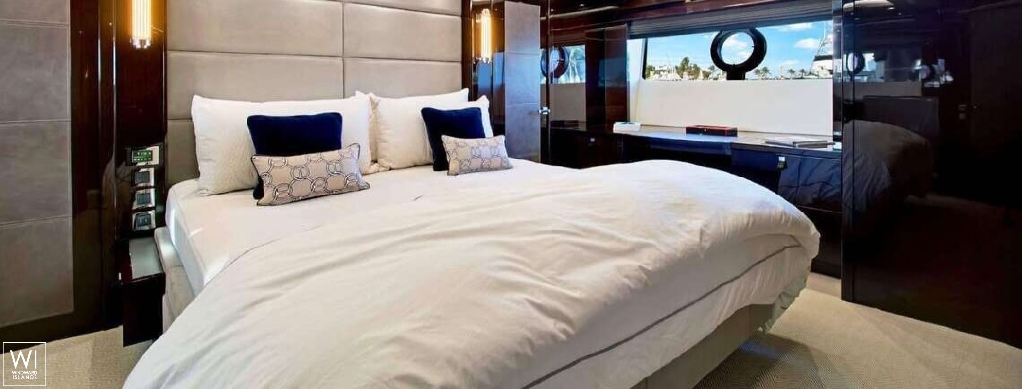 SYNERGY  Sunseeker Yacht 86' Interior 22