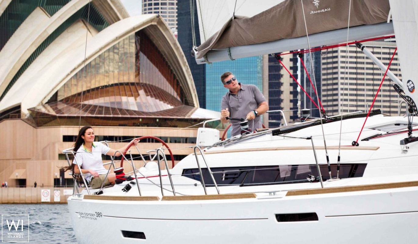 Sun Odyssey 389 Jeanneau Exterior 2