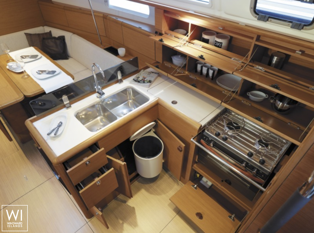 Sun Odyssey 389 Jeanneau Interior 1