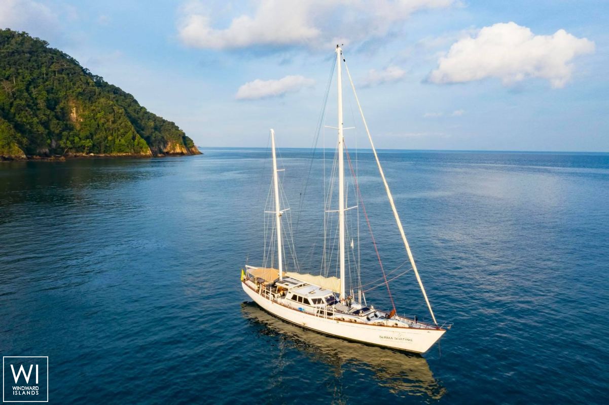 Meta IV   Ketch  26M Exterior 5