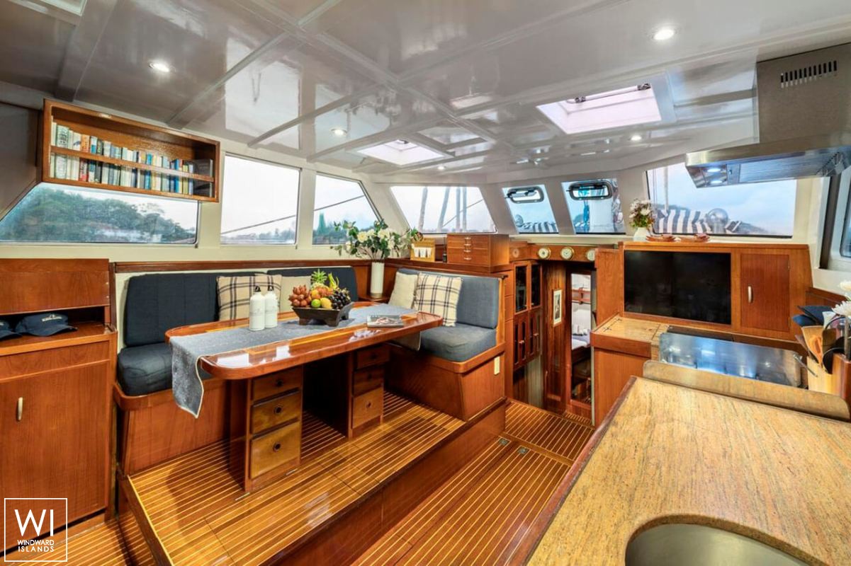 Meta IV   Ketch  26M Interior 13