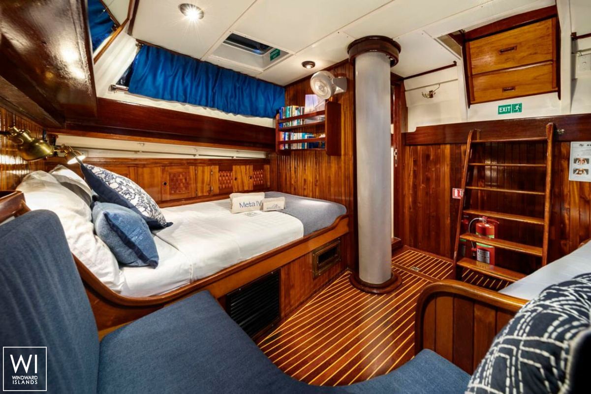 Meta IV   Ketch  26M Interior 14