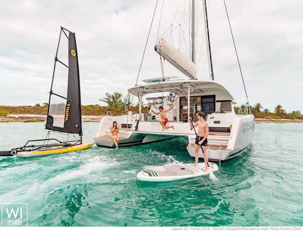 Lagoon 42 Lagoon Catamaran Exterior 2