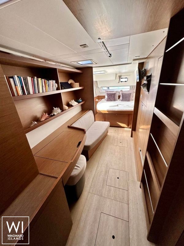 Tango  Lagoon Catamaran Lagoon 42 Interior 8