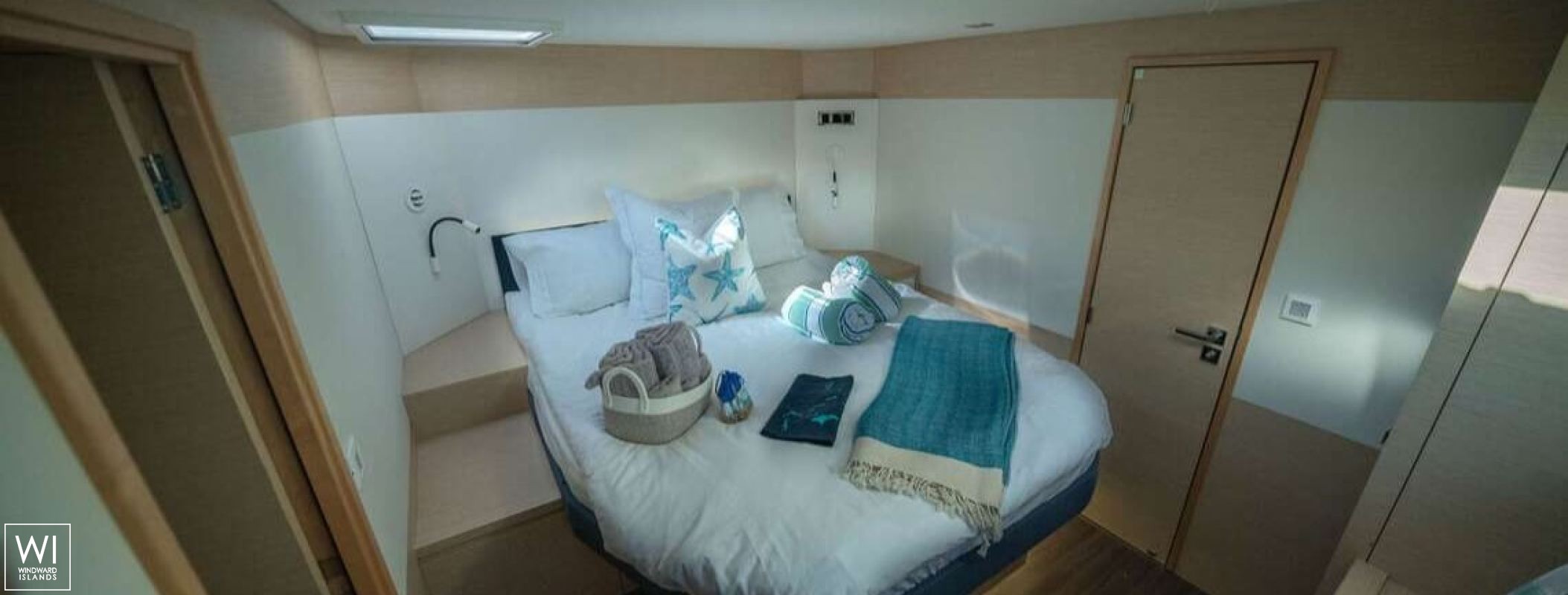 WIND CHASER I  Fountaine Pajot Ipanema 58 Interior 15