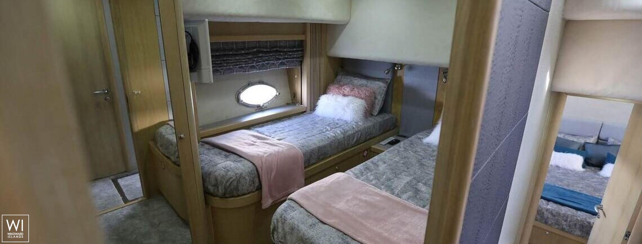 BLACK ZEN  Sunseeker Predator 82' Interior 19